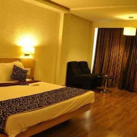 Hotel Manorama Віджаявада Екстер'єр фото